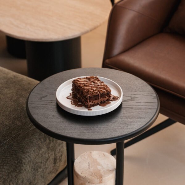 CRUNCHY CHOCOLATE CAKE